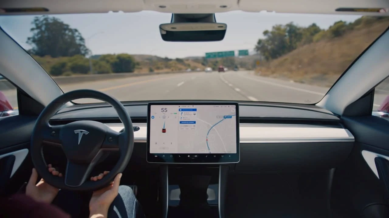Tesla mit autopilot navigieren noa