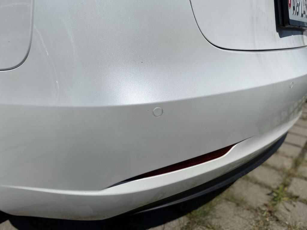 Tesla Parksensoren weisses Model 3